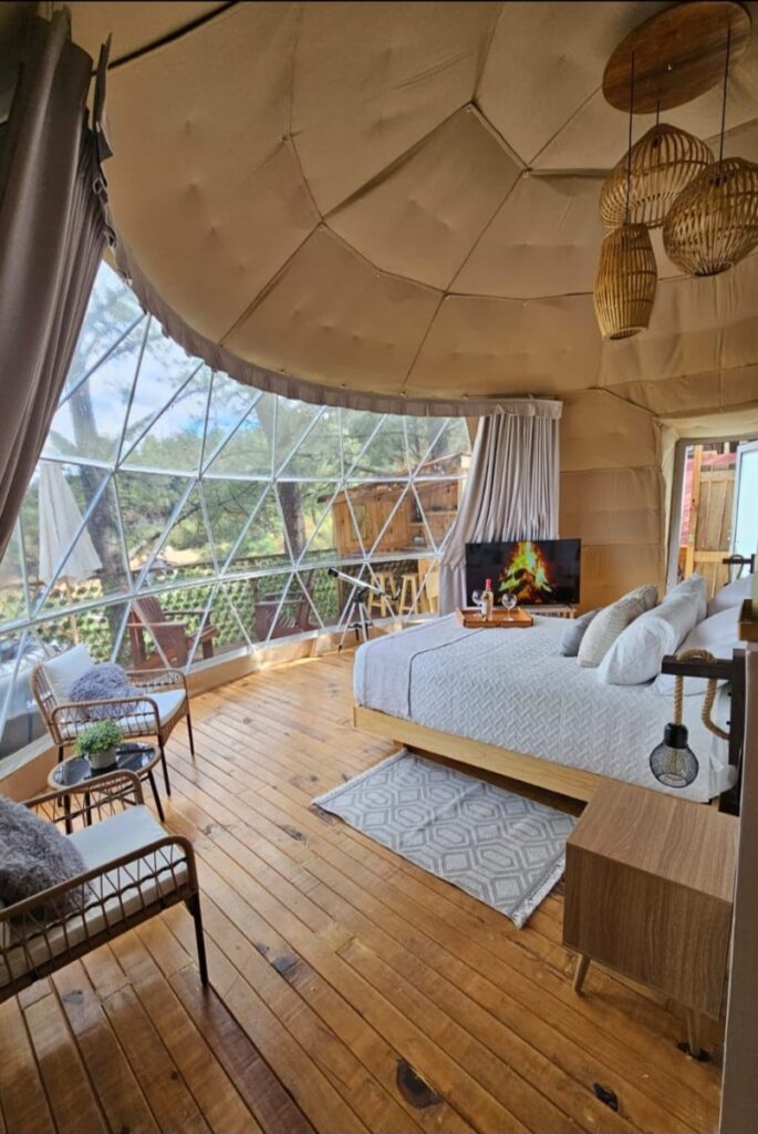 MitlaGlamping Dome